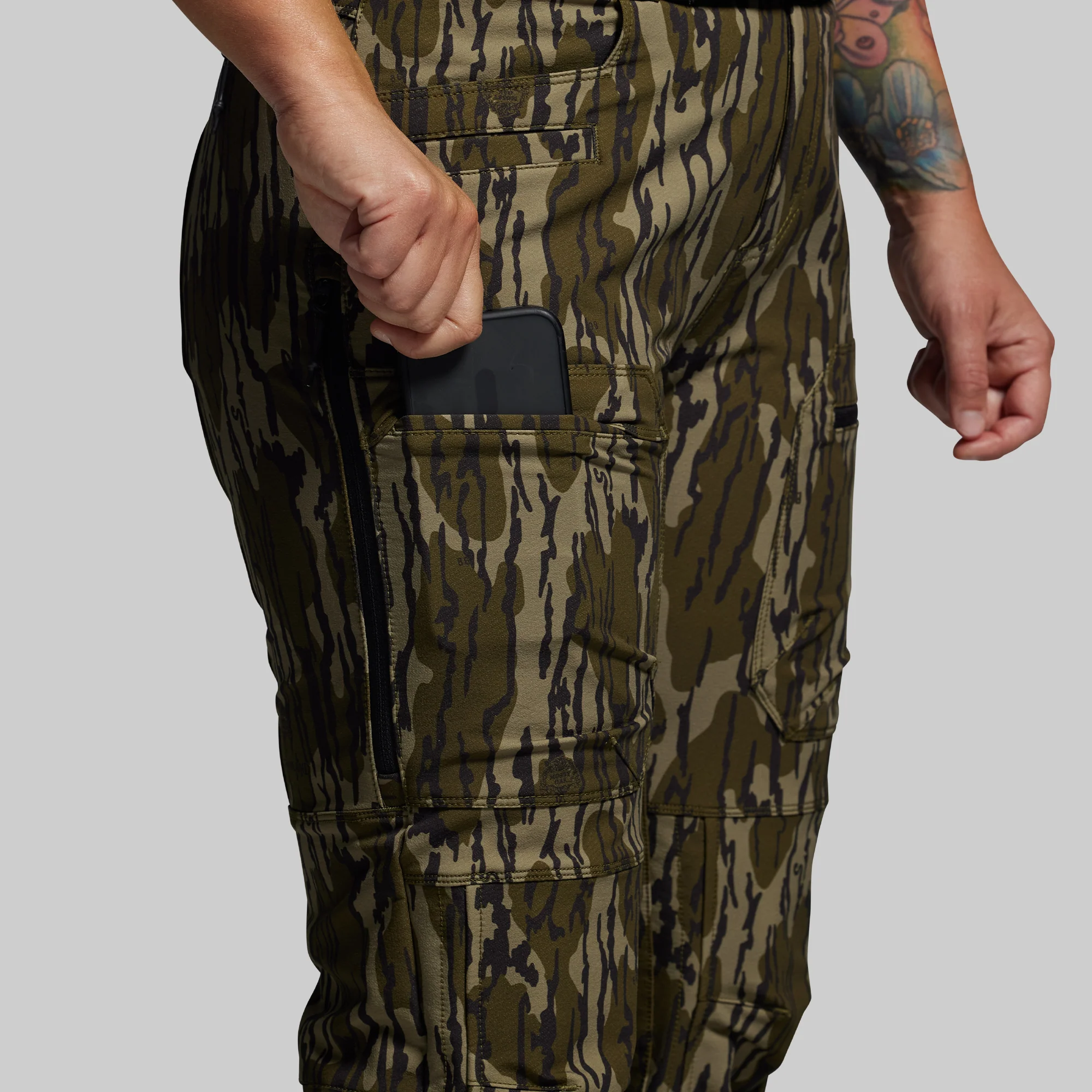Women's Frontier Pant Light 2.0 (Mossy Oak® Original Bottomland® 2025) - Image 5